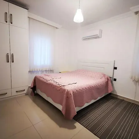 Bitez Bahce Icerisinde Huzur Rahat Konfor בית נופש